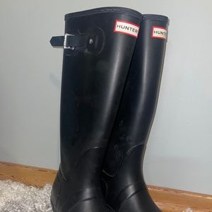 Size 10 Hunter rain boots